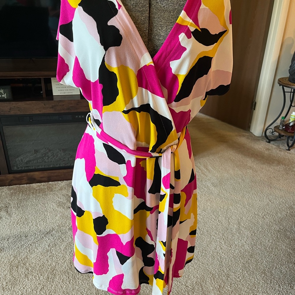 Nine West Pink and Yellow Patterned Mini Dress size Large
